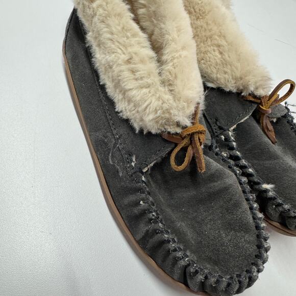 Minnetonka Loafers Womens 8 Grey Pile Lined Slip On Leather Moccasins - Picture 4 of 8
